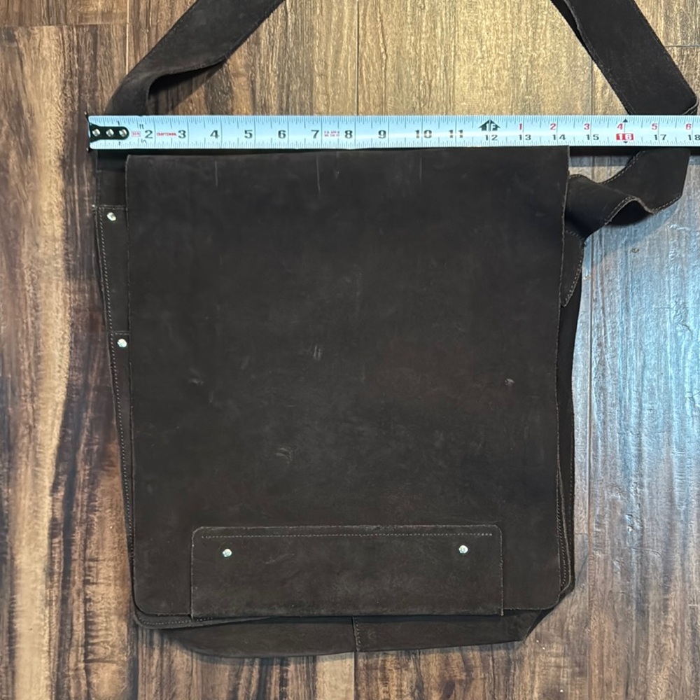 Banana Republic vintage, dark brown Suede Messenger Bag